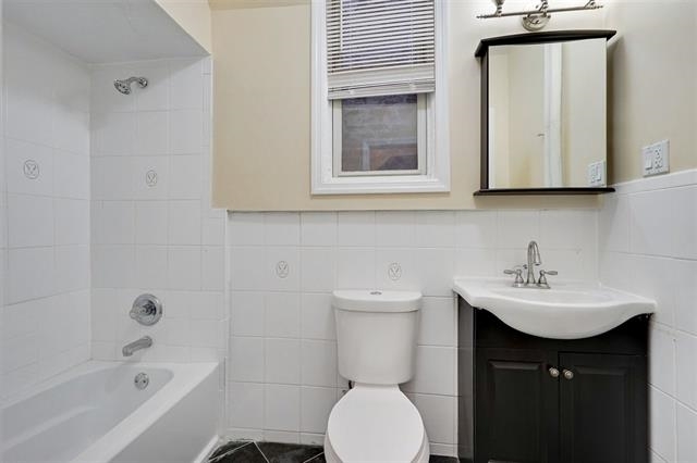 Building Photo - 1301 9th St