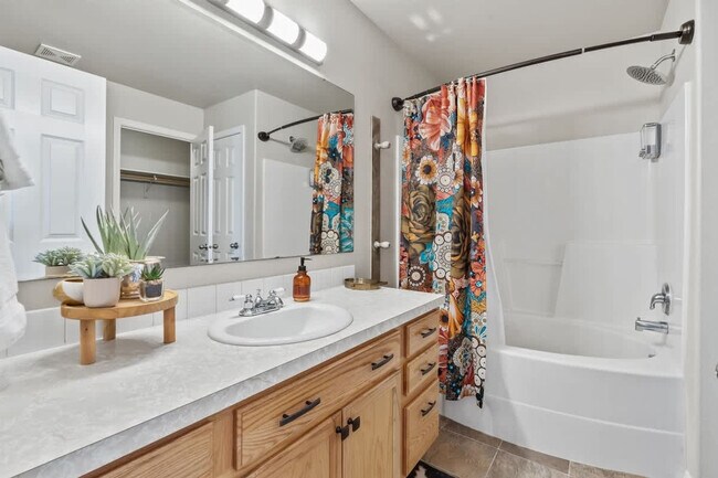 Building Photo - 3912 E Clear Springs Dr.