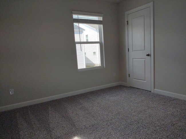 Building Photo - Beautiful, Pristine move in ready home loc...