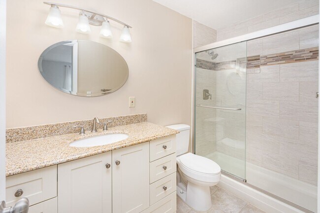 Building Photo - 2 Bedroom, 2 Bath with 2nd Floor Ocean Views!