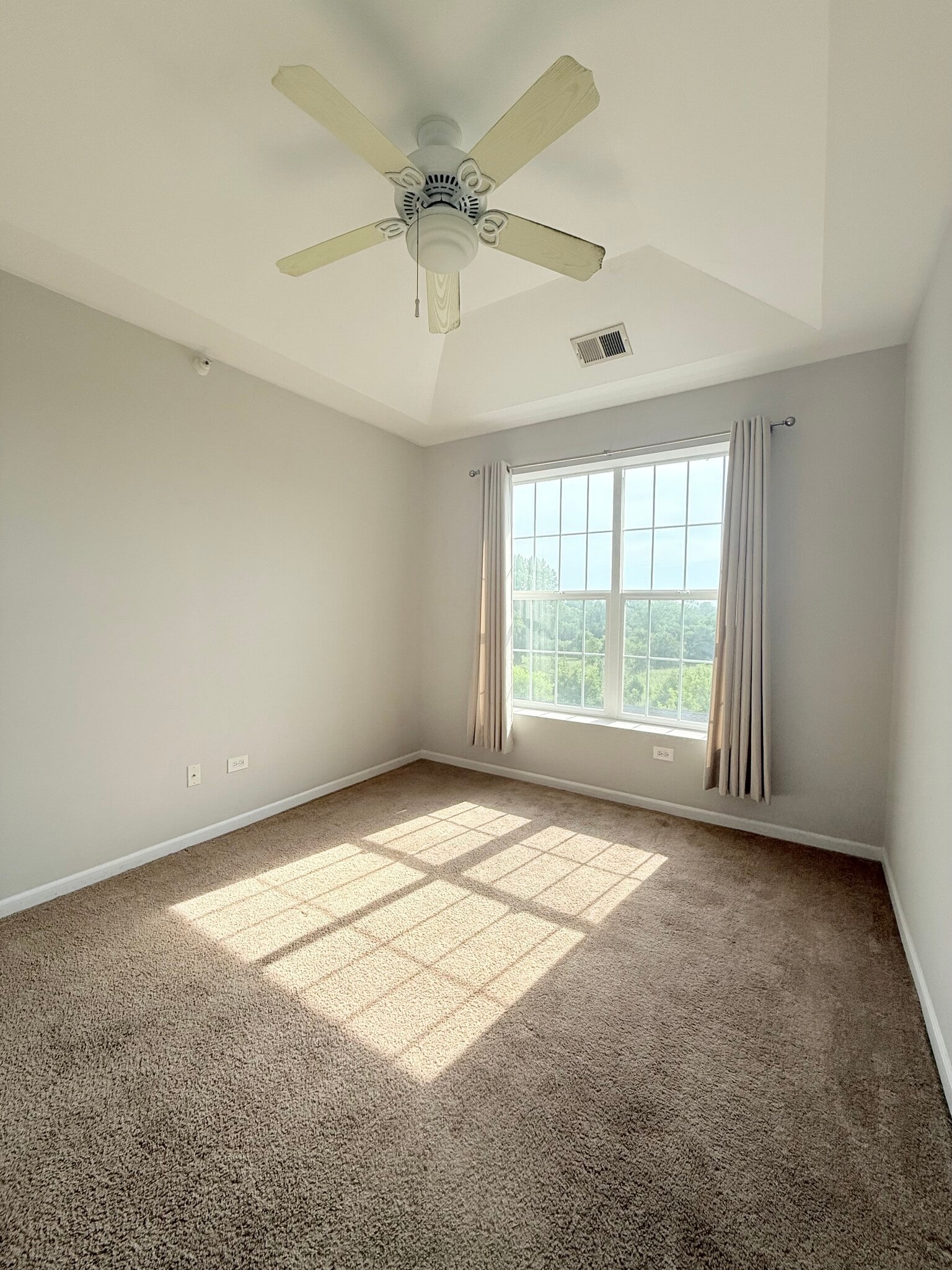 Building Photo - 16631 Liberty Cir