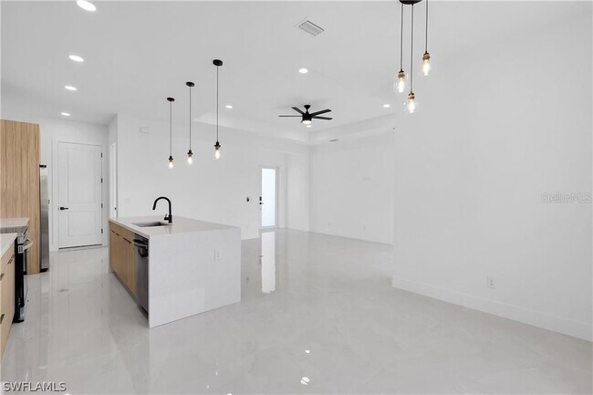 Building Photo - 2921 7th St SW