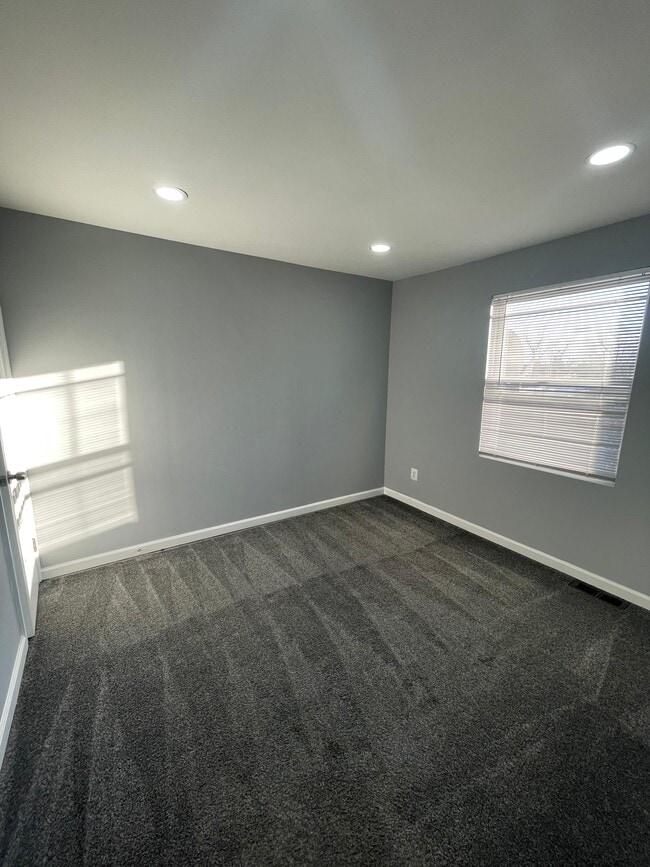 Building Photo - Yale Heights