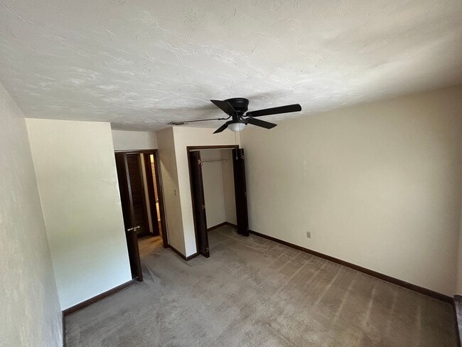 Building Photo - 2/2/ Walking Distance To Capital Regional ...