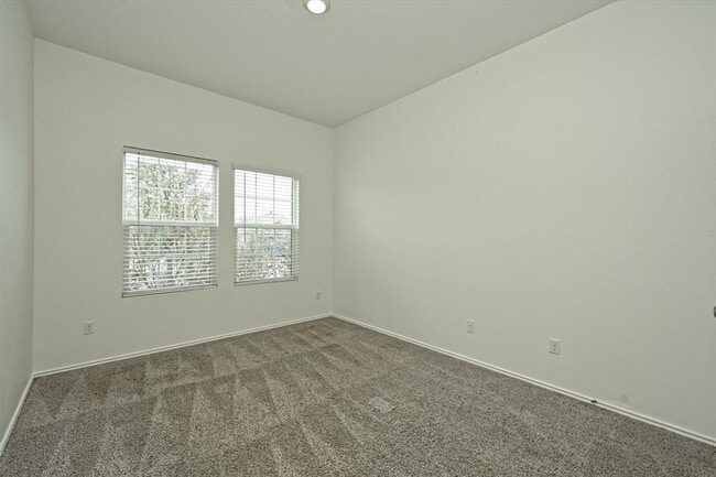 Building Photo - 180 Madrid