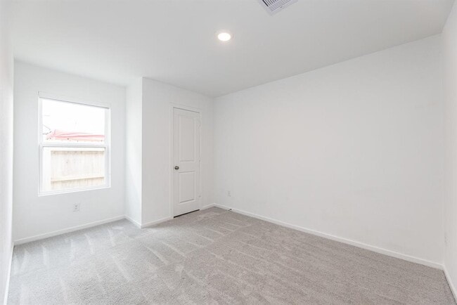 Building Photo - 6822 Date Palm Dr