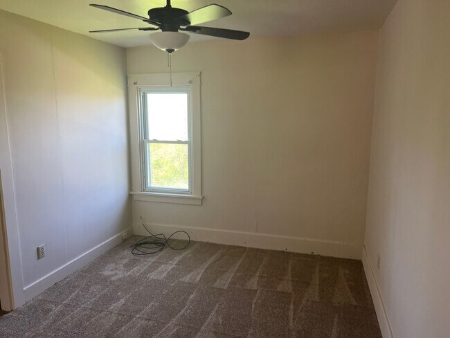 Building Photo - Spacious 2 bedroom house in Penn Hills!!!