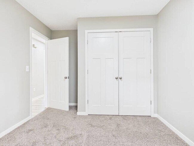 Building Photo - 1206 Foxridge Dr