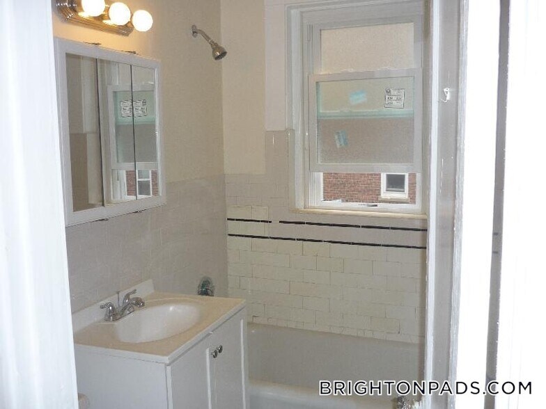 Building Photo - 1615 Commonwealth Ave