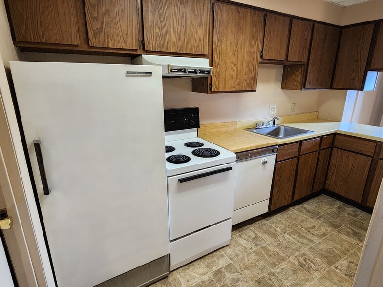 Kitchen - 1405 Randall St