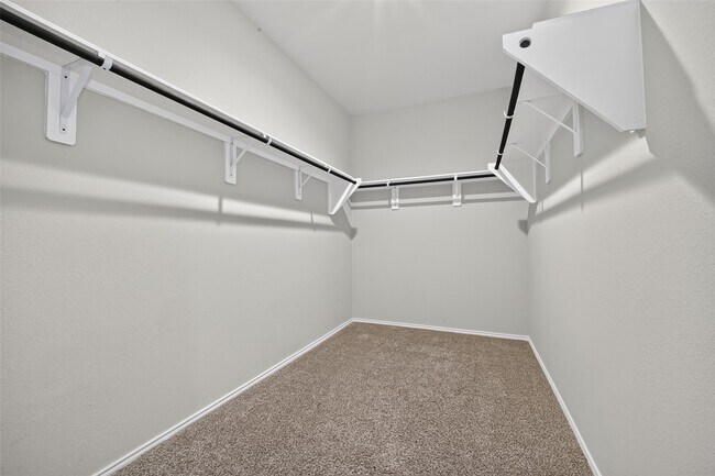 Building Photo - 2330 Georgina Falls Dr
