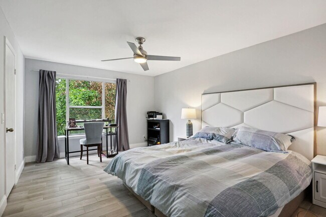 Building Photo - 1885 Palm Cove Blvd