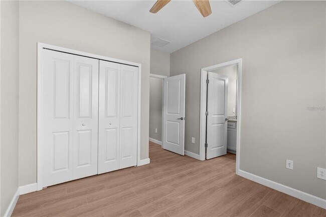 Building Photo - 15719 Islandwalk Ave