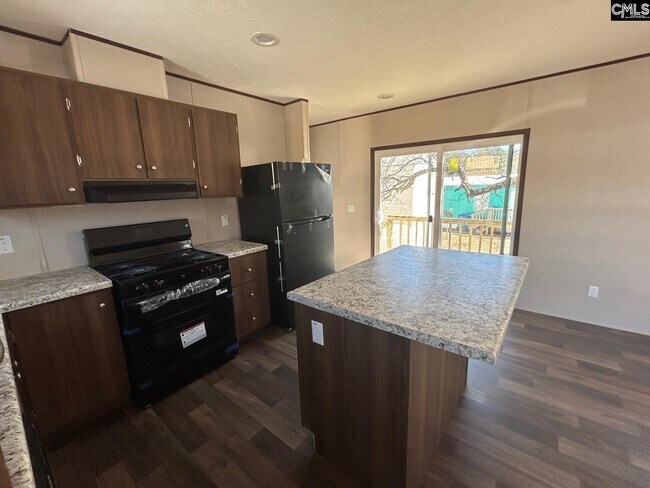 Building Photo - 600 Ermine Rd