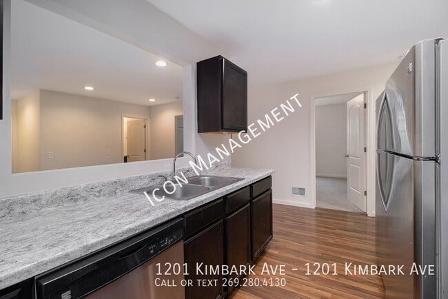 Building Photo - 1201 Kimbark Ave