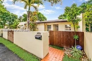 Building Photo - 13726 Kendale Lakes Dr