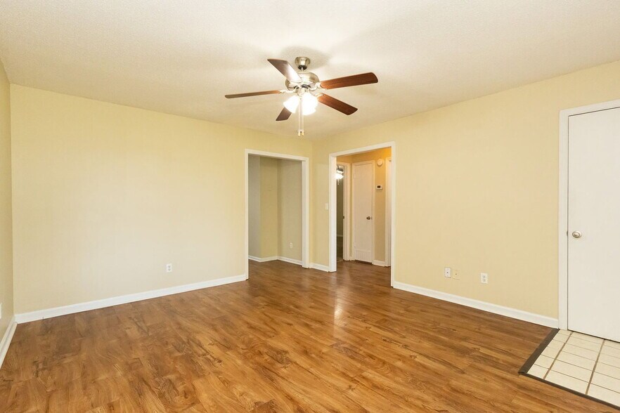 Building Photo - 16 Indigo Ln