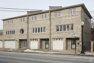Building Photo - 762 W 26th St