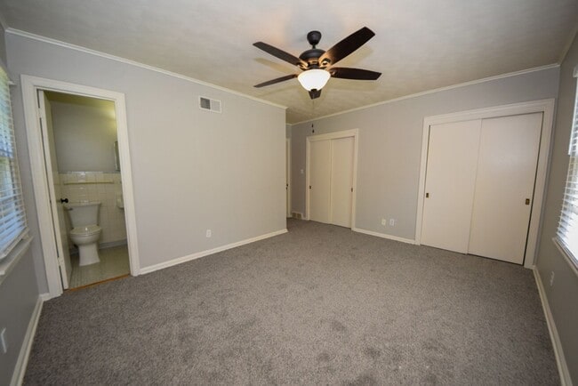 Building Photo - Cute and UPDATED 3 bed 2 bath home near GREAT SCHOOLS.