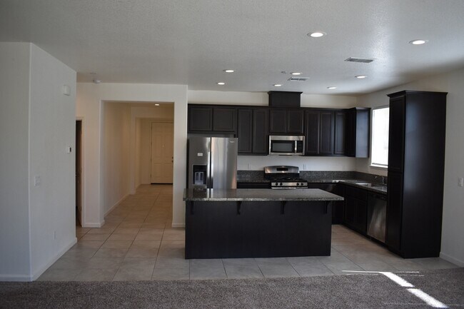 Building Photo - 4457 Jennifer Wy