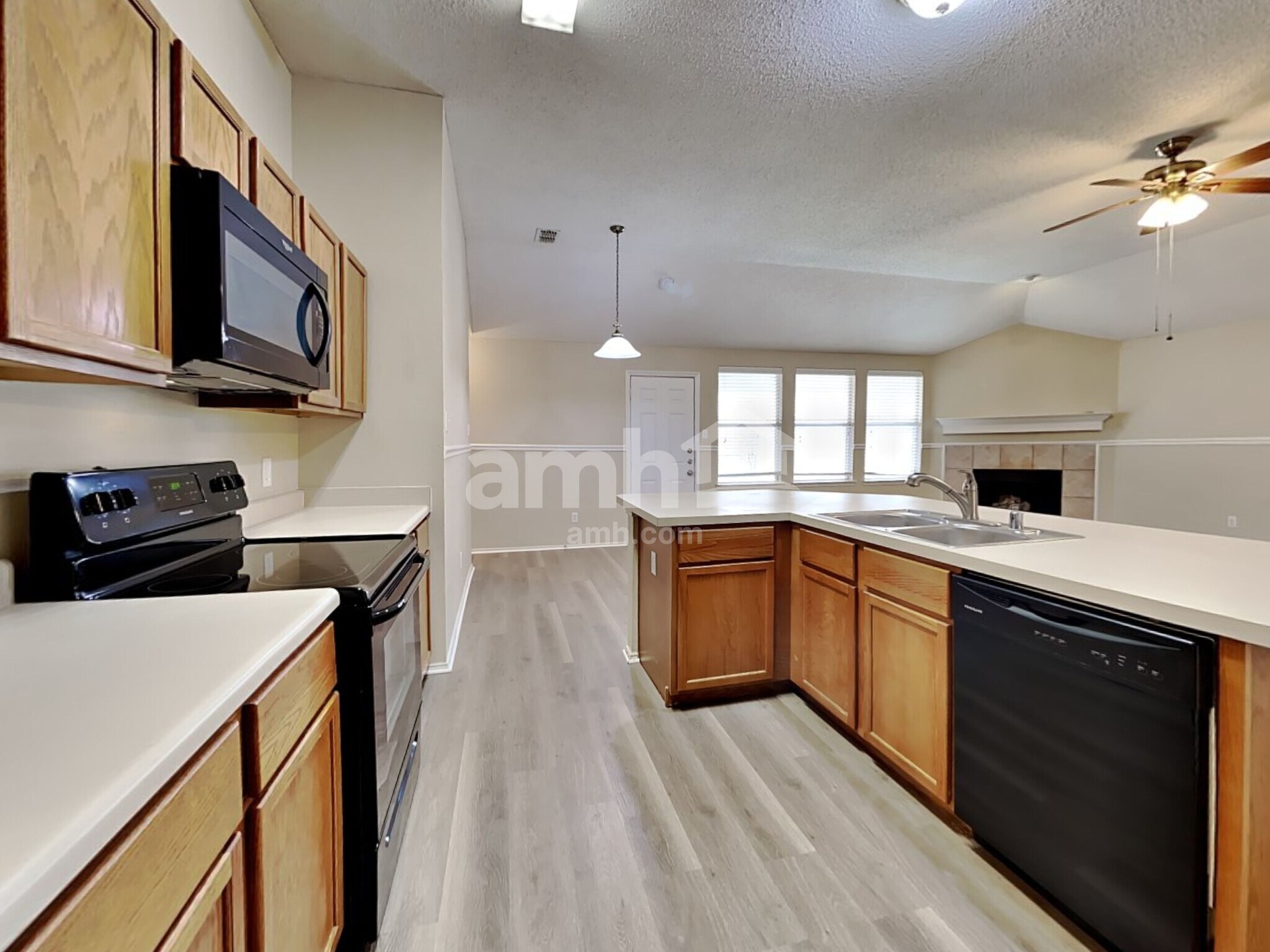 Building Photo - 517 Pinto Ln