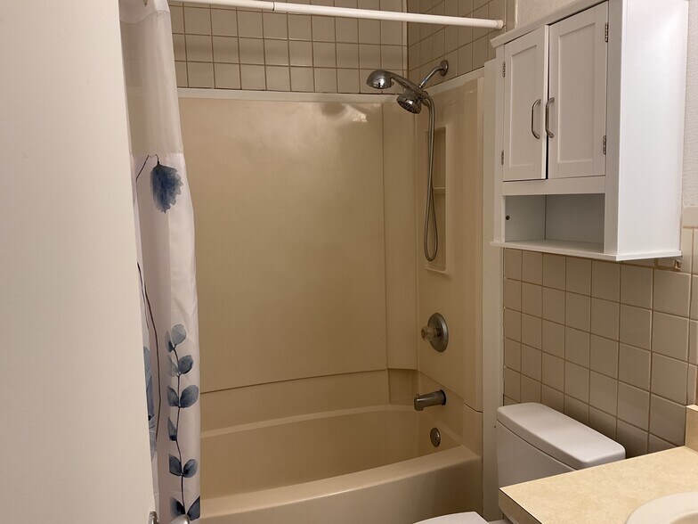 Building Photo - 16 Lawton Rd