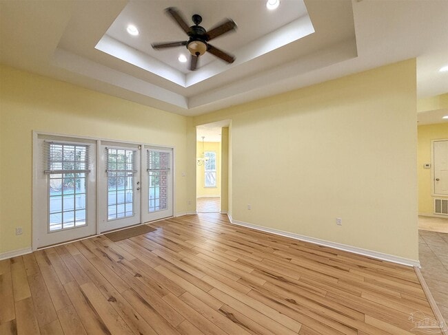Building Photo - 4913 Vizcaya Dr