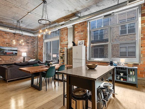 Building Photo - 521 S 7th St