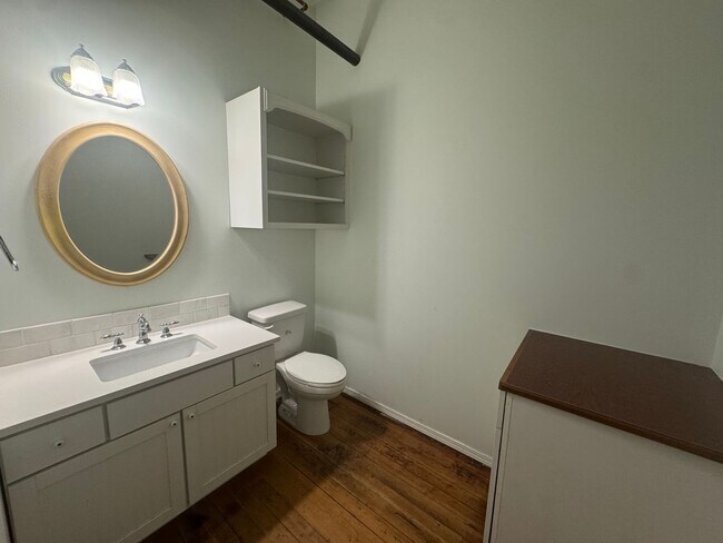 Building Photo - 811 Cook Building