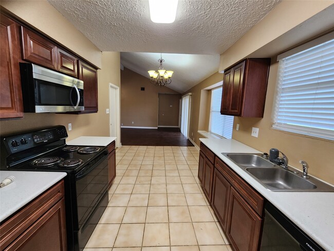 Building Photo - 1314 Mossridge Dr