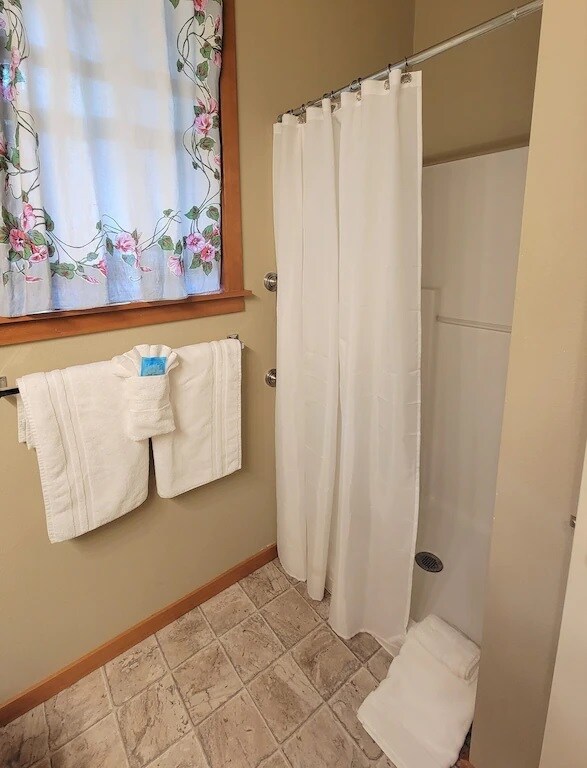Bathroom - 2411 Peabody St