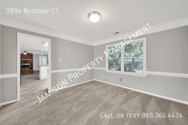 Building Photo - 2804 Rosebay Ct