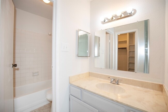 Building Photo - 18511 Egret Bay Blvd
