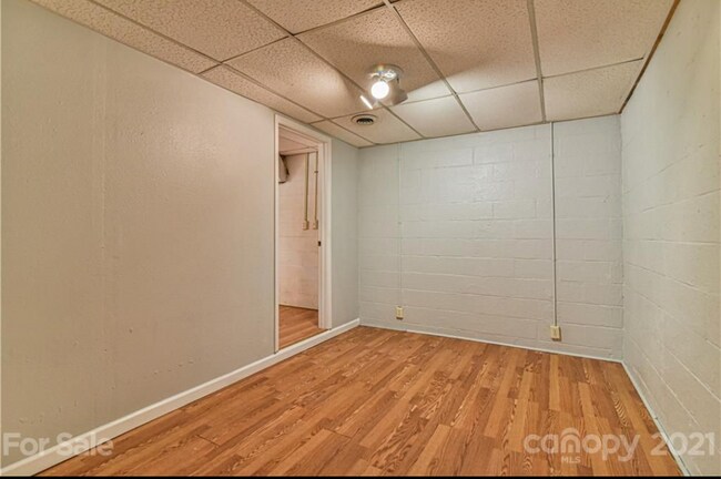 Building Photo - 50 Booker St