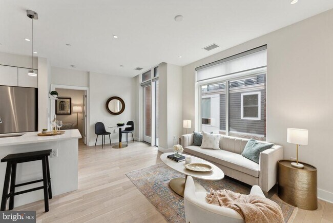 Building Photo - 1745 N St NW