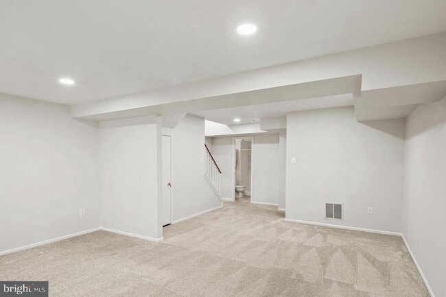 Building Photo - 7000 Ducketts Ln