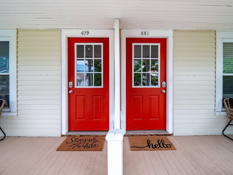 Building Photo - 679 Washington St