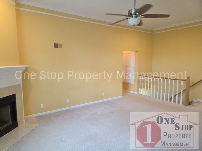 Building Photo - Beautiful 2 bedroom, 3 bathroom Villa in Overland Park!