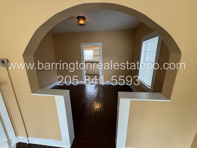 Building Photo - 806 4th Ave N