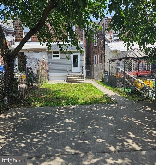 Building Photo - 45 S Olden Ave