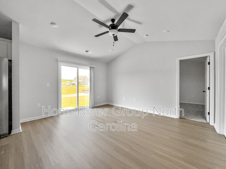 Building Photo - 3531 Clover Vly Dr