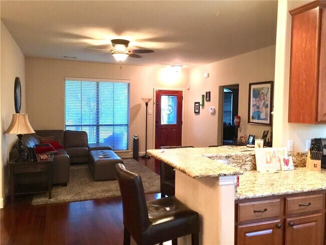 Building Photo - 10052 Janet Loop