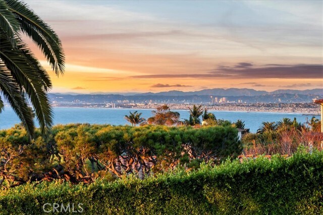 Building Photo - 809 Paseo Del Mar