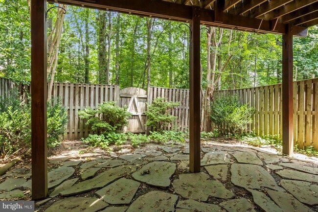 Building Photo - 4749 Thornbury Dr