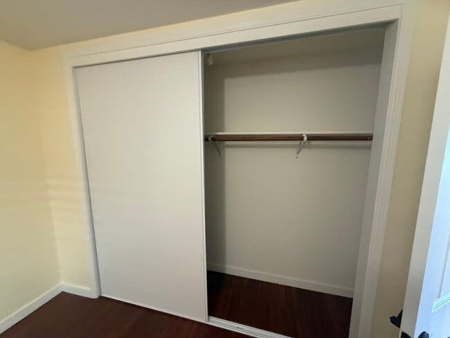 Building Photo - Stunning 2-bedroom, 1.5-bath Modern home i...