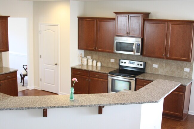 Building Photo - 10519 Royal Winchester Dr