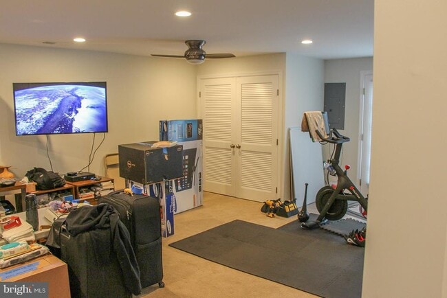 Building Photo - 7530 Manigold Ct