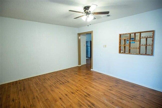 Building Photo - 807 E Tucker Blvd