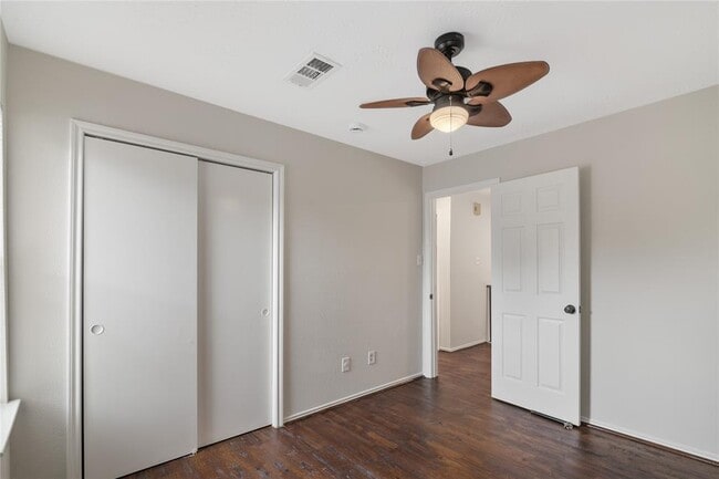 Building Photo - 4807 Shadowdale Dr