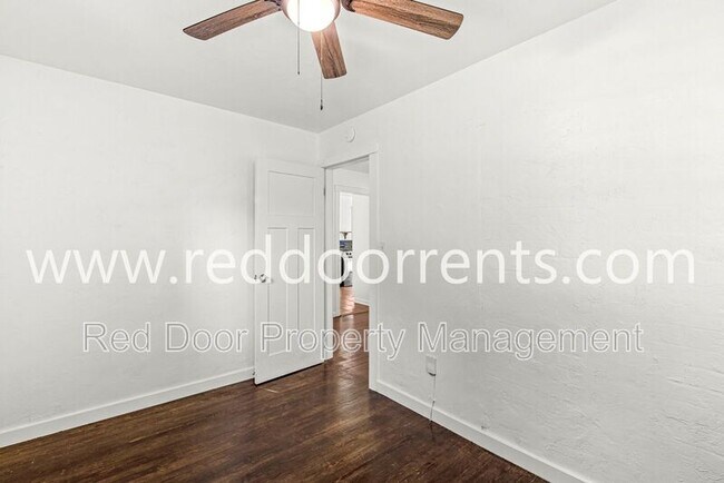 Building Photo - 957 Woodhill Dr